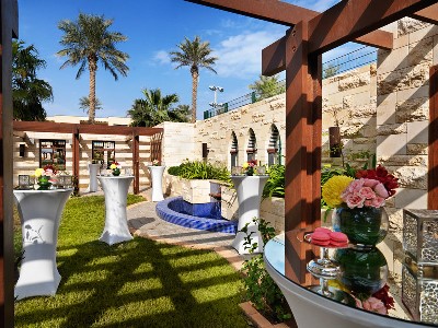 gardens - hotel jumeirah messilah beach hotel and spa - kuwait city, kuwait