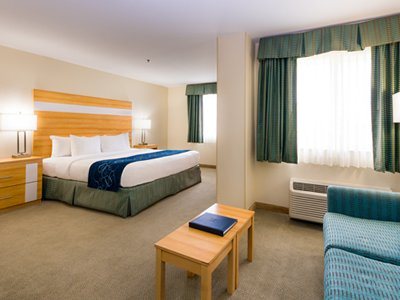 bedroom 1 - hotel hampton by hilton grand cayman - grand cayman, cayman islands