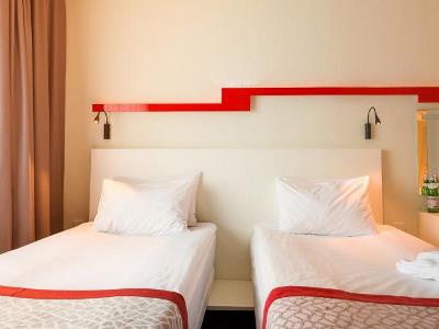 bedroom 1 - hotel holiday inn vilnius - vilnius, lithuania