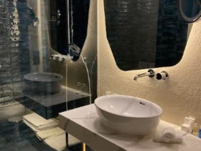bathroom - hotel radisson collection astorija vilnius - vilnius, lithuania