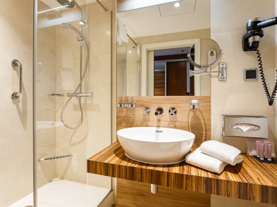 bathroom - hotel avalon hotel and conferences - riga, latvia