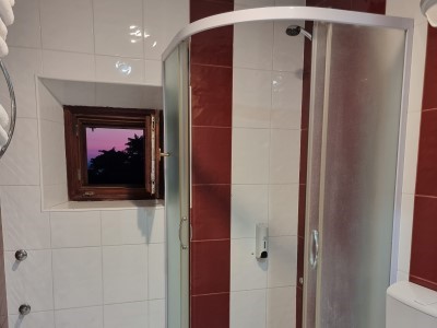 bathroom 1 - hotel kulla e balshajve - ulcinj, montenegro