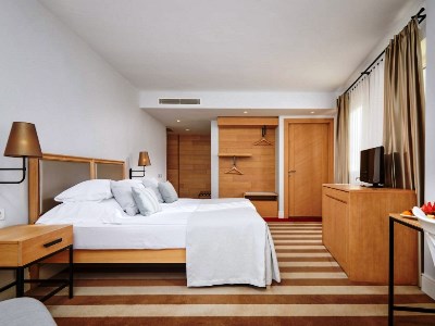 bedroom 2 - hotel budva - budva, montenegro