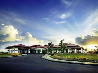 exterior view - hotel the lake garden - mgallery by sofitel - nay pyi taw, myanmar