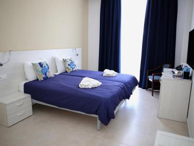 bedroom 2 - hotel gillieru harbour - st pauls bay, malta