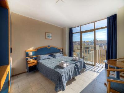 bedroom - hotel primera - st pauls bay, malta
