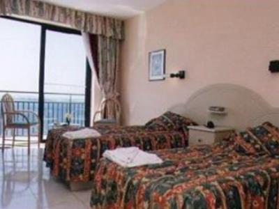 bedroom - hotel relax inn - st pauls bay, malta