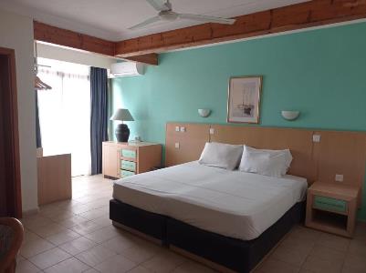 bedroom - hotel the san anton - st pauls bay, malta