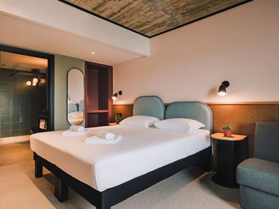bedroom - hotel ibis styles st pauls bay malta - st pauls bay, malta
