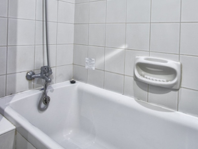 bathroom - hotel canifor - qawra, malta