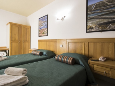 bedroom - hotel canifor - qawra, malta