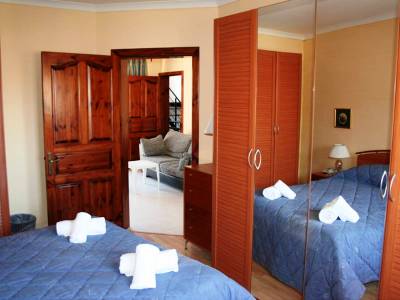 bedroom 6 - hotel white dolphin - qawra, malta