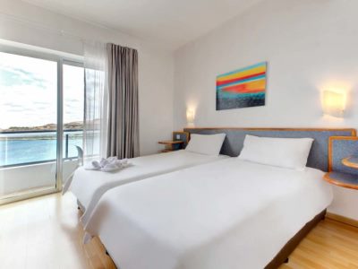 bedroom - hotel ax sunny coast resort and spa - qawra, malta