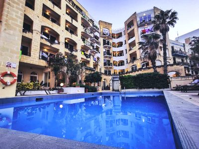 outdoor pool 1 - hotel il palazzin - qawra, malta