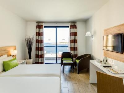 bedroom 1 - hotel ax odycy - qawra, malta