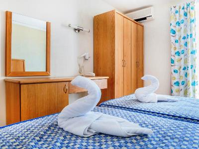 bedroom 2 - hotel qawra point holiday complex - qawra, malta