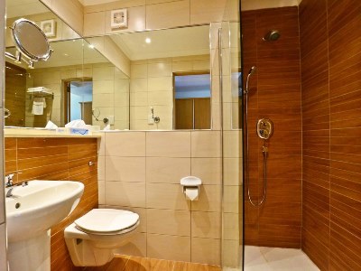 bathroom - hotel qawra palace - qawra, malta