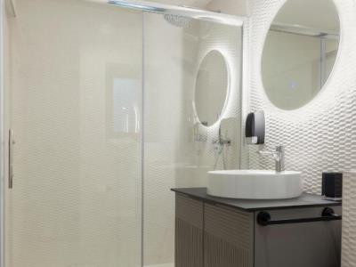 bathroom - hotel aparthotel adagio malta central - msida, malta