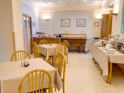 breakfast room - hotel sliema chalet - sliema, malta