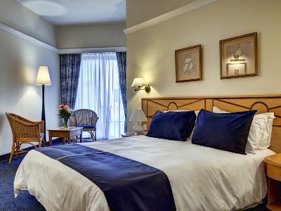 bedroom - hotel the waterfront - sliema, malta