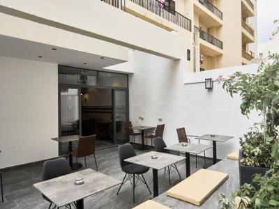 breakfast room 1 - hotel mr todd - sliema, malta