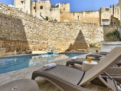 outdoor pool - hotel palazzo violetta - sliema, malta