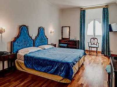 standard bedroom - hotel castille - valletta, malta