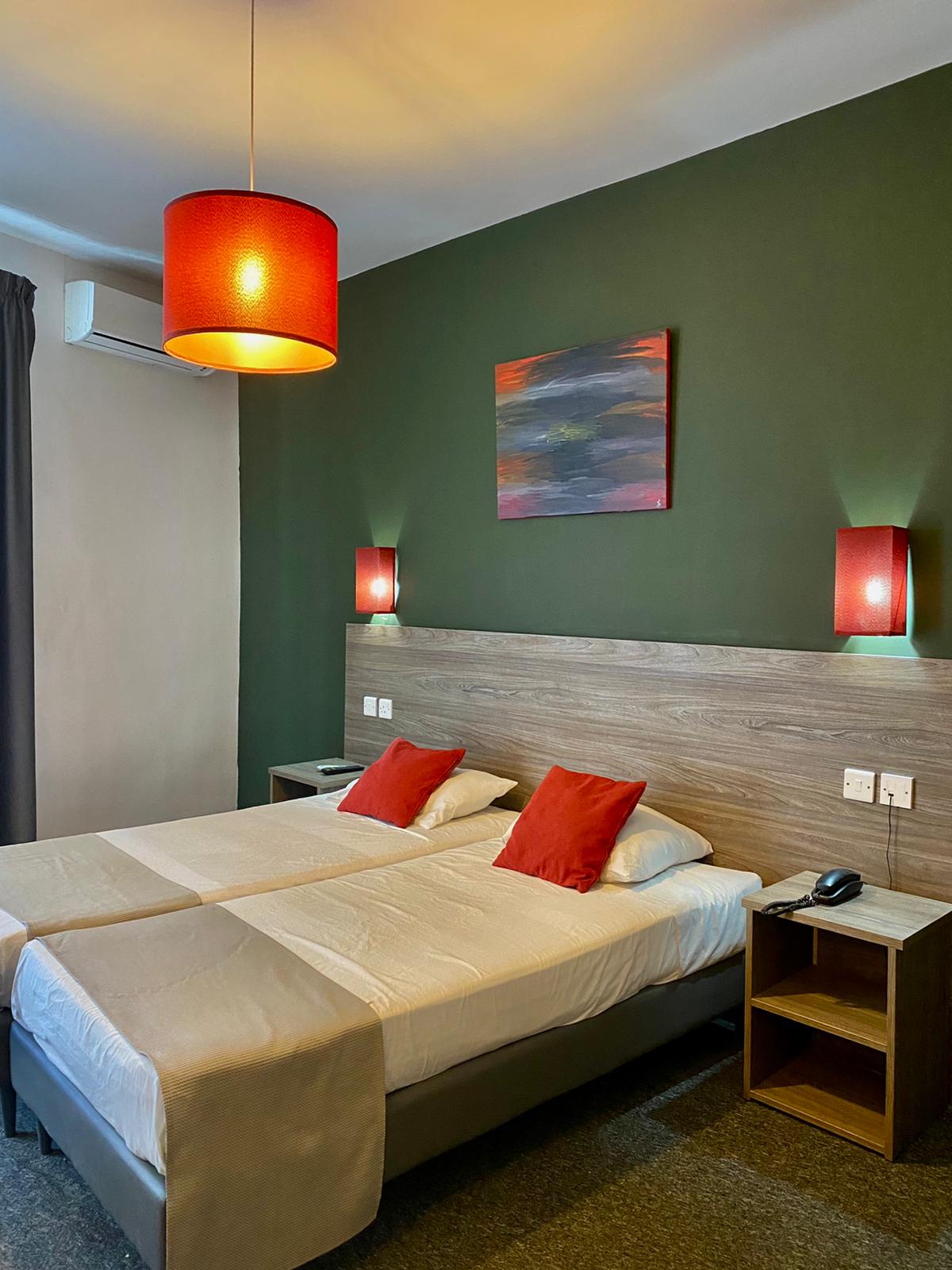 deluxe room - hotel spinola hotel - st julians, malta