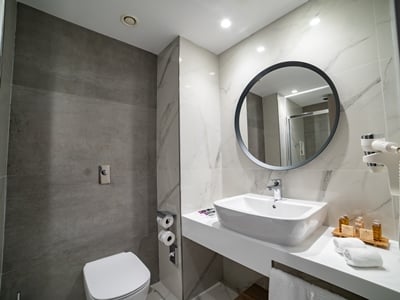 bathroom - hotel mercure st. julians malta - st julians, malta