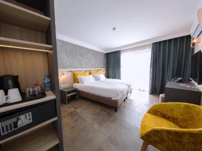 bedroom - hotel ivy hotel - st julians, malta