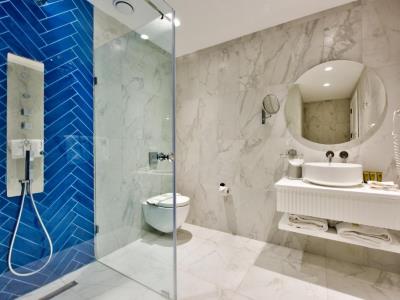 bathroom - hotel holm boutique and spa - st julians, malta