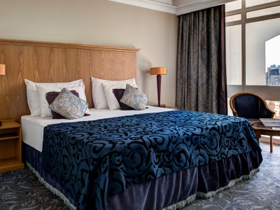 bedroom - hotel corinthia palace - attard, malta