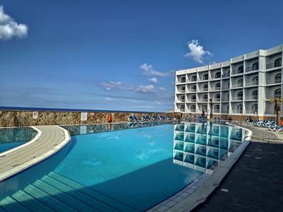 outdoor pool - hotel paradise bay resort - mellieha, malta