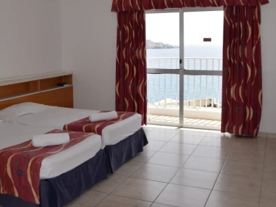 bedroom 2 - hotel paradise bay resort - mellieha, malta