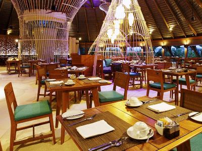 restaurant - hotel centara ras fushi resort and spa - maldives, maldives