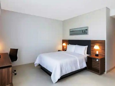 bedroom - hotel hampton inn by hilton cancun cumbres - cancun, mexico