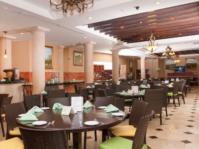 restaurant - hotel courtyard cancun airport - cancun, mexico