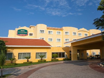 exterior view - hotel courtyard cancun airport - cancun, mexico
