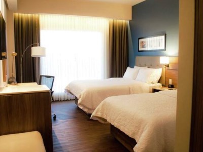 bedroom 1 - hotel hampton inn by hilton durango - durango, mexico