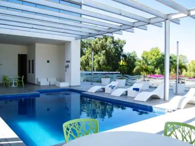 outdoor pool - hotel hilton garden inn leon - leon, mexico
