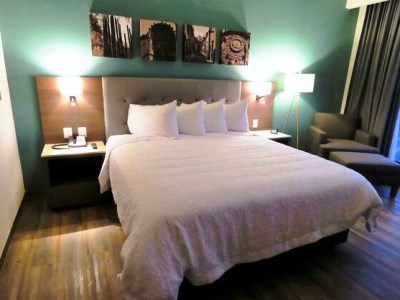 bedroom - hotel hampton inn by hilton celaya - celaya, mexico