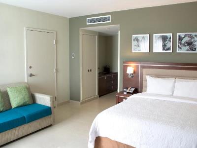 bedroom 1 - hotel hampton inn by hilton merida - merida, mexico