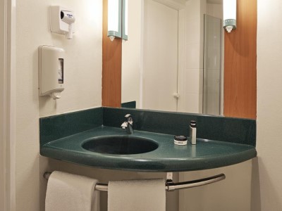bathroom - hotel ibis monterrey valle - monterrey, mexico