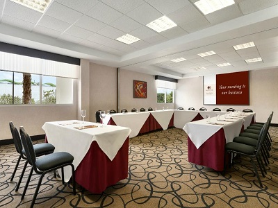 conference room 1 - hotel doubletree by hilton queretaro - santiago de queretaro, mexico
