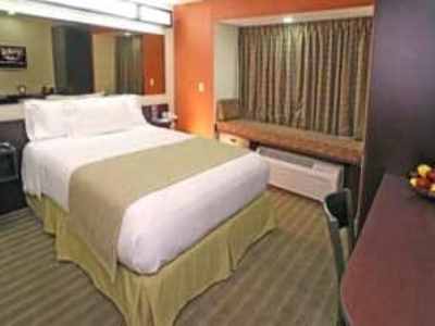bedroom 1 - hotel microtel inn n suites by wyndham toluca - toluca, mexico