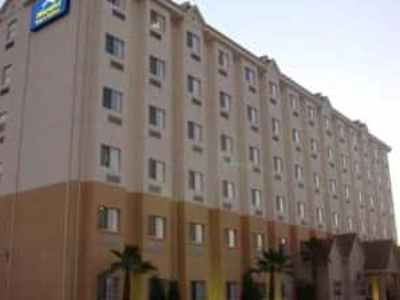 exterior view - hotel microtel inn n suites by wyndham toluca - toluca, mexico