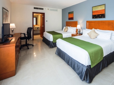 bedroom 4 - hotel wyndham garden playa del carmen - playa del carmen, mexico