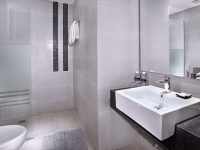 bathroom 1 - hotel neo+ - penang, malaysia