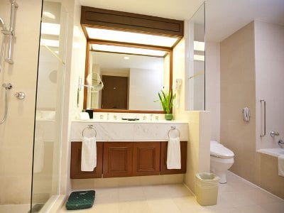 bathroom - hotel evergreen laurel - penang, malaysia