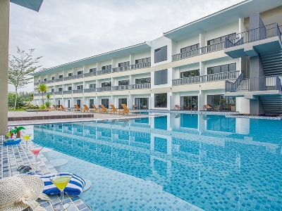 outdoor pool 2 - hotel camar resort langkawi - langkawi, malaysia